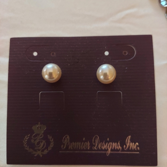 Bundle Earrings & Pendant $65 lot or $10 each - Picture 5 of 6